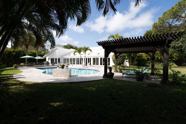 355 Oakview Drive, Delray Beach, FL 33445