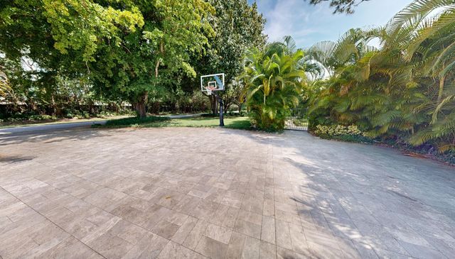 355 Oakview Drive, Delray Beach, FL 33445