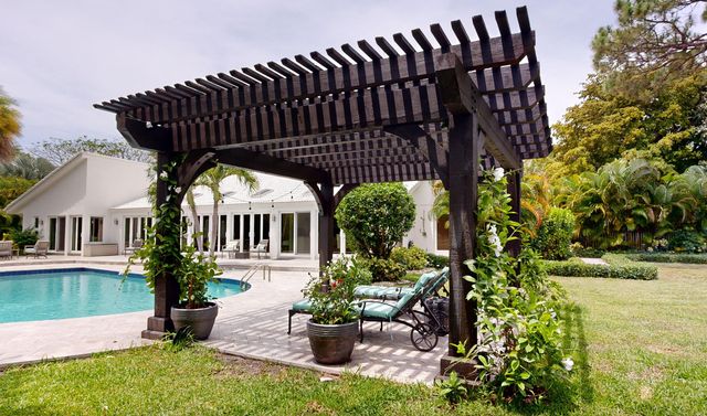 355 Oakview Drive, Delray Beach, FL 33445
