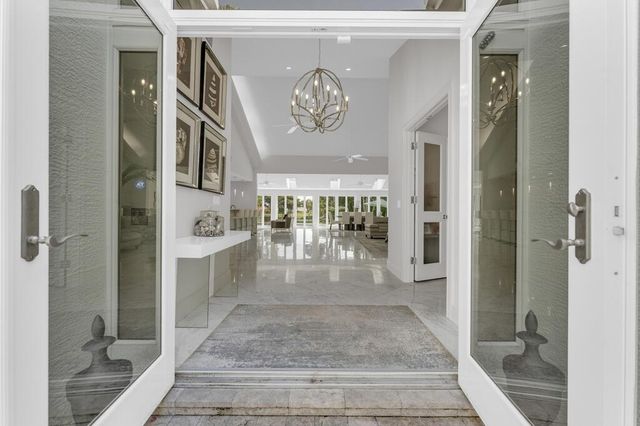 355 Oakview Drive, Delray Beach, FL 33445