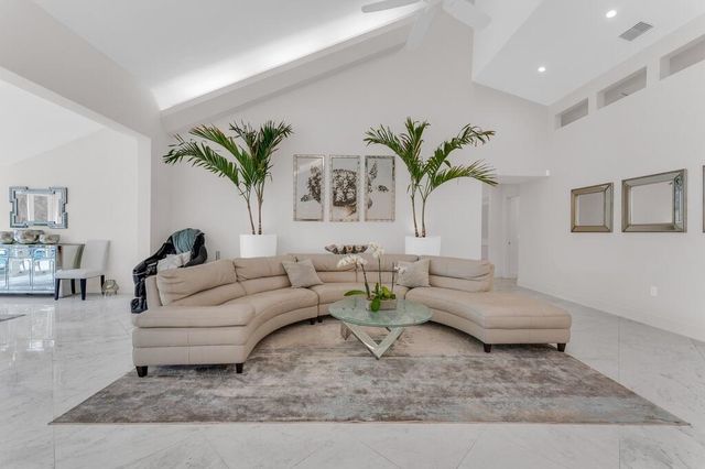 355 Oakview Drive, Delray Beach, FL 33445