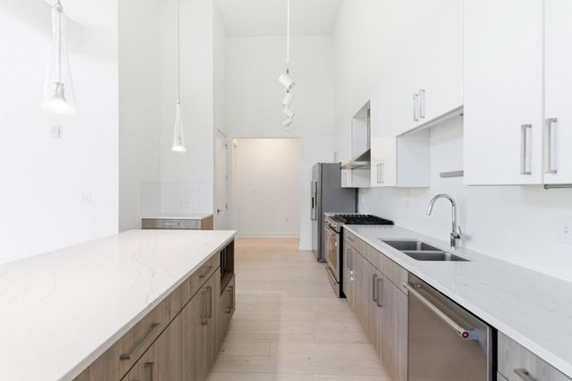 775 Juniper 619, Atlanta, GA 30308