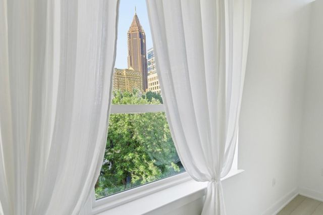 775 Juniper 619, Atlanta, GA 30308