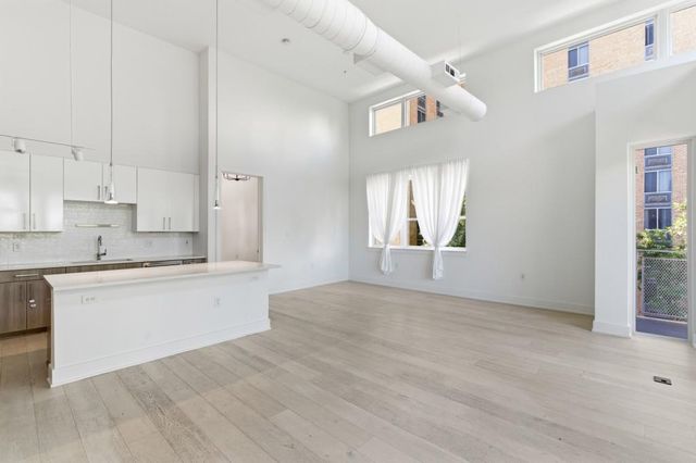 775 Juniper 619, Atlanta, GA 30308