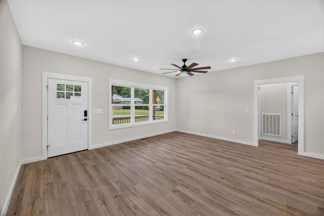 8634 Holmes Creek Rd, Smithville, TN 37166