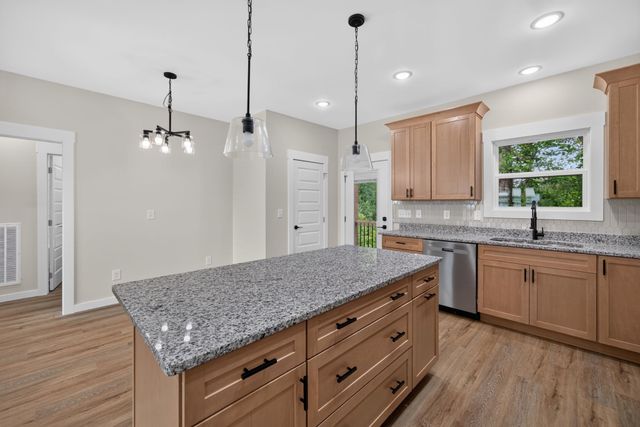 8634 Holmes Creek Rd, Smithville, TN 37166