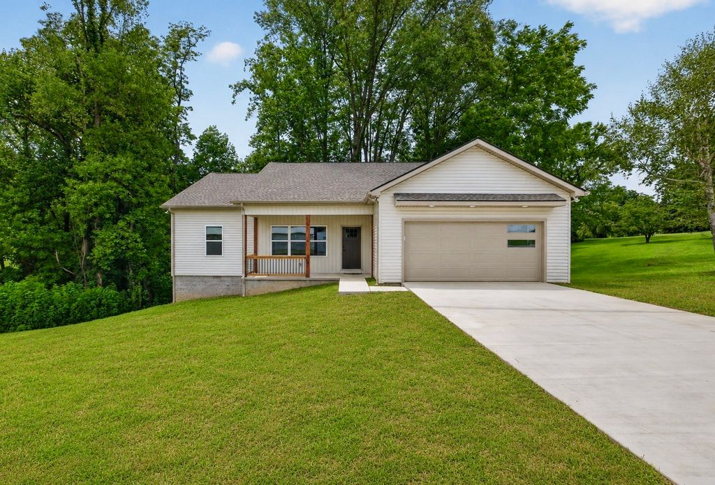 8634 Holmes Creek Rd, Smithville, TN 37166