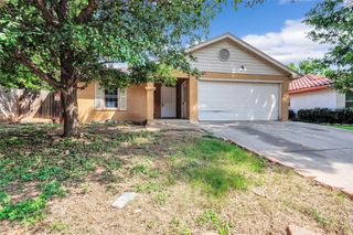 915 High Point Road, Arlington, TX 76015