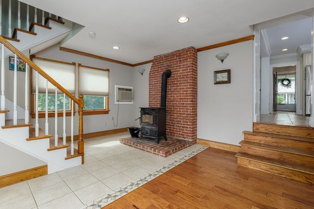 34 Fernwood Ave, Haverhill, MA 01835