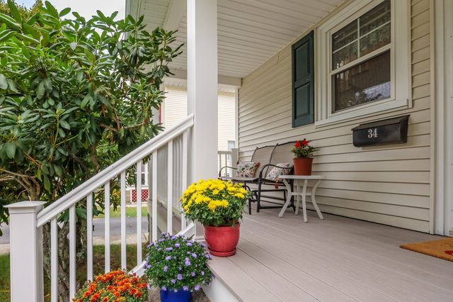 34 Fernwood Ave, Haverhill, MA 01835