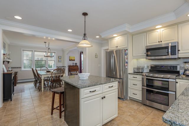 34 Fernwood Ave, Haverhill, MA 01835