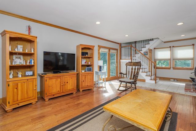 34 Fernwood Ave, Haverhill, MA 01835