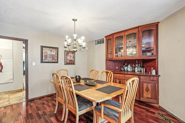 9801 Greenbrier Road NE, Albuquerque, NM 87111