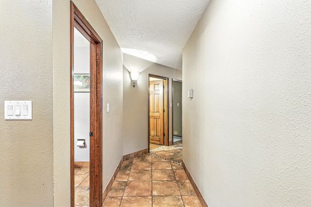 9801 Greenbrier Road NE, Albuquerque, NM 87111