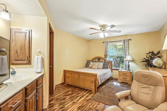 9801 Greenbrier Road NE, Albuquerque, NM 87111