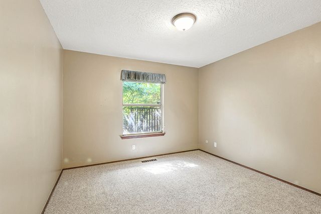 9801 Greenbrier Road NE, Albuquerque, NM 87111