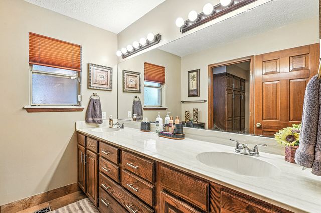 9801 Greenbrier Road NE, Albuquerque, NM 87111