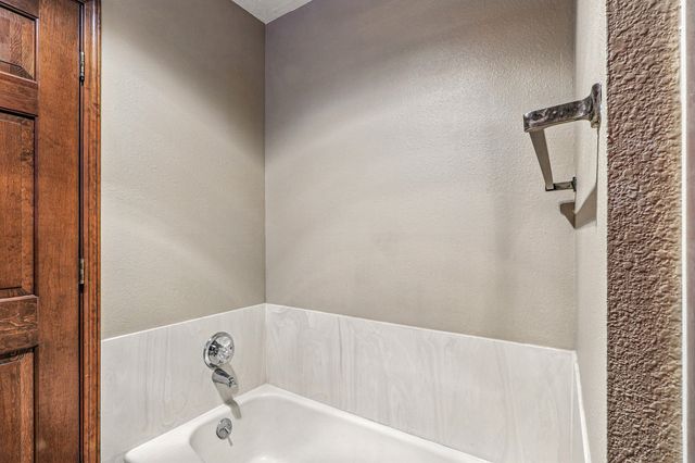 9801 Greenbrier Road NE, Albuquerque, NM 87111