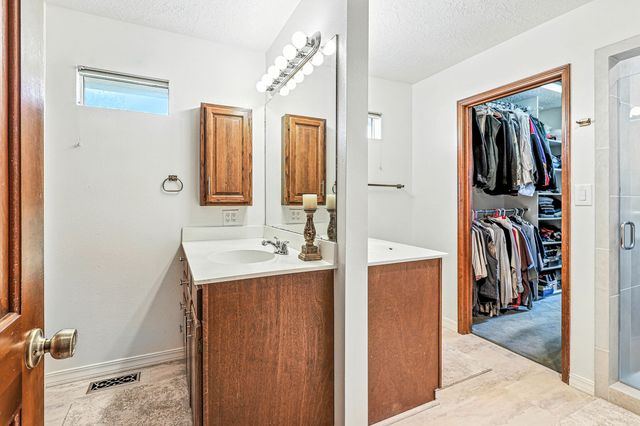 9801 Greenbrier Road NE, Albuquerque, NM 87111