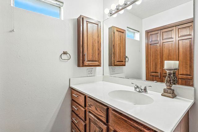 9801 Greenbrier Road NE, Albuquerque, NM 87111