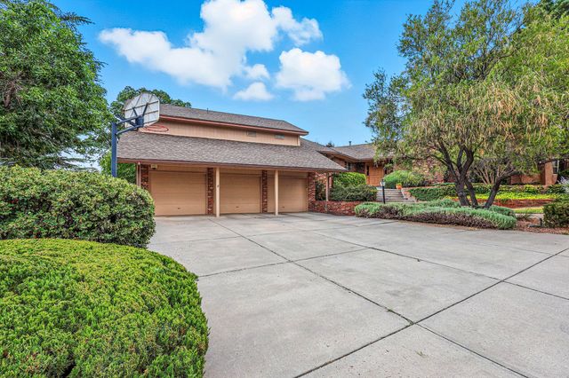 9801 Greenbrier Road NE, Albuquerque, NM 87111