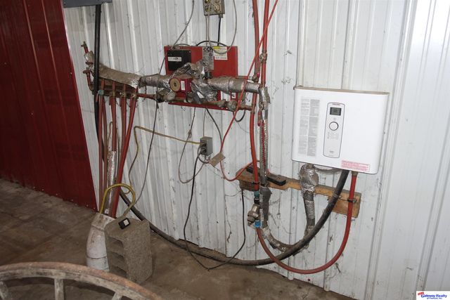 1761 HWY 275 Highway, Hooper, NE 68031