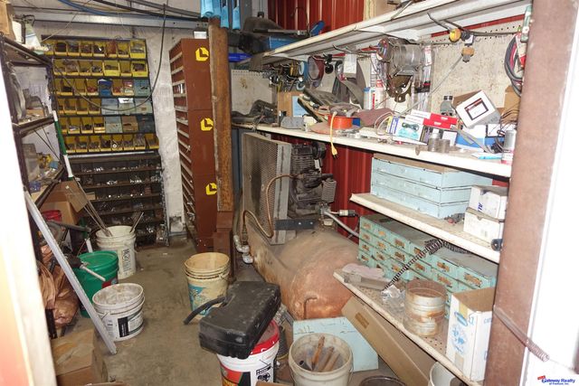 1761 HWY 275 Highway, Hooper, NE 68031