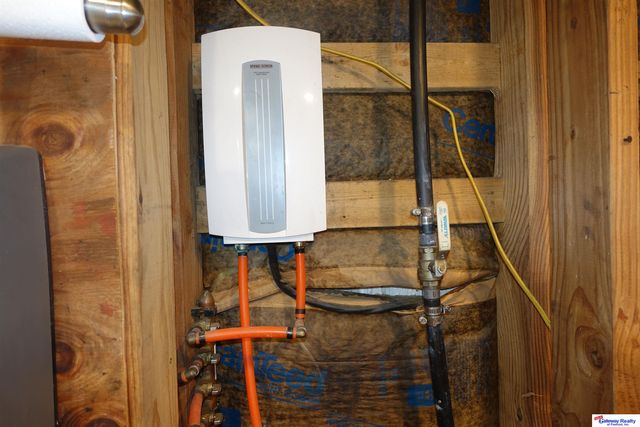 1761 HWY 275 Highway, Hooper, NE 68031