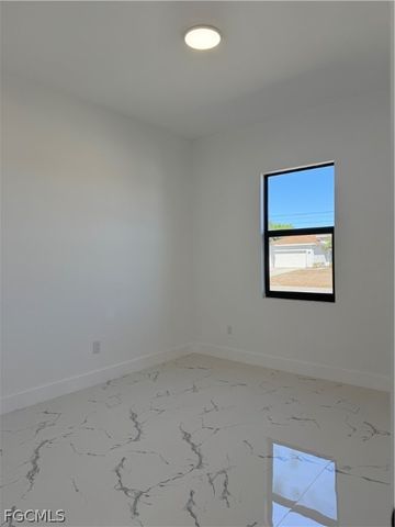 3903 17th ST SW, Lehigh Acres, FL 33976