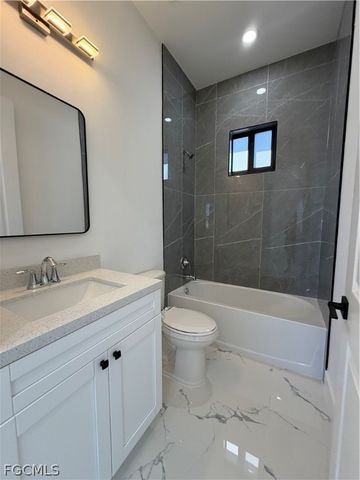 3903 17th ST SW, Lehigh Acres, FL 33976