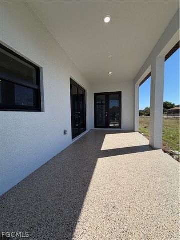 3903 17th ST SW, Lehigh Acres, FL 33976