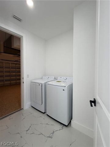 3903 17th ST SW, Lehigh Acres, FL 33976