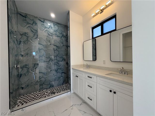 3903 17th ST SW, Lehigh Acres, FL 33976