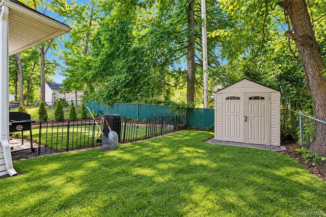 18 Underhill Avenue, Poughkeepsie, NY 12601