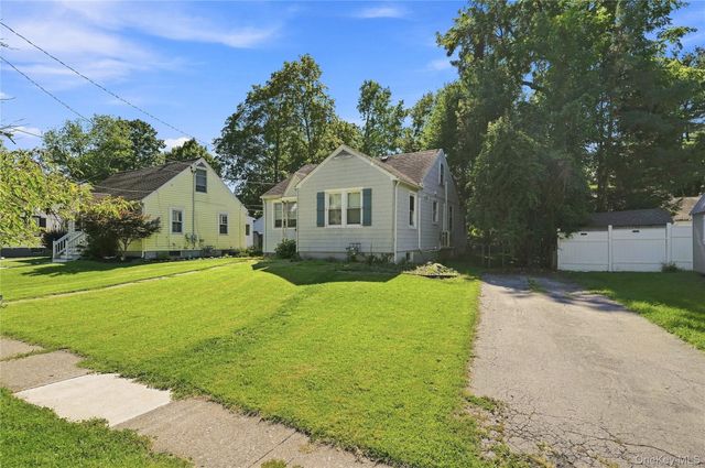 18 Underhill Avenue, Poughkeepsie, NY 12601