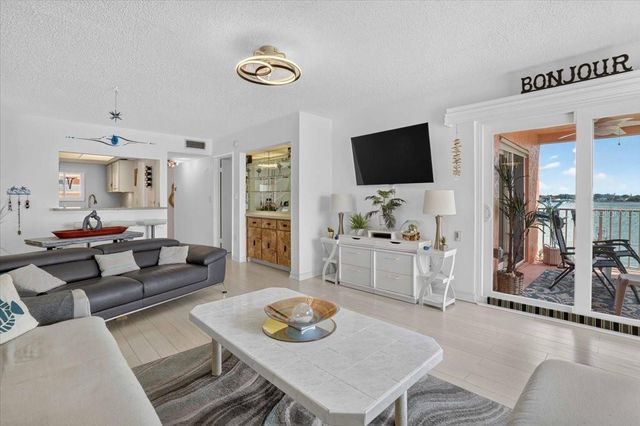 7400 SUNSHINE SKYWAY LANE S 126, St Petersburg, FL 33711
