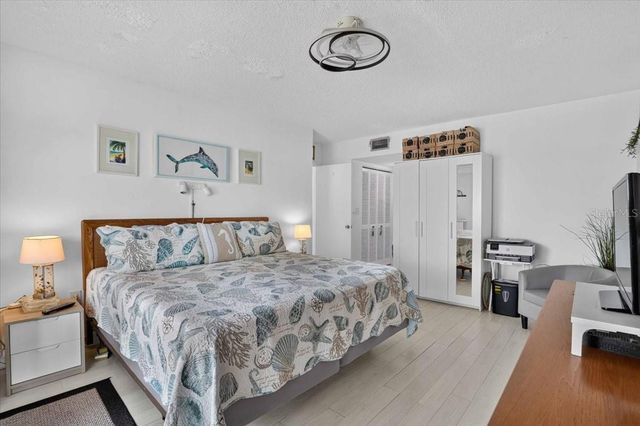 7400 SUNSHINE SKYWAY LANE S 126, St Petersburg, FL 33711