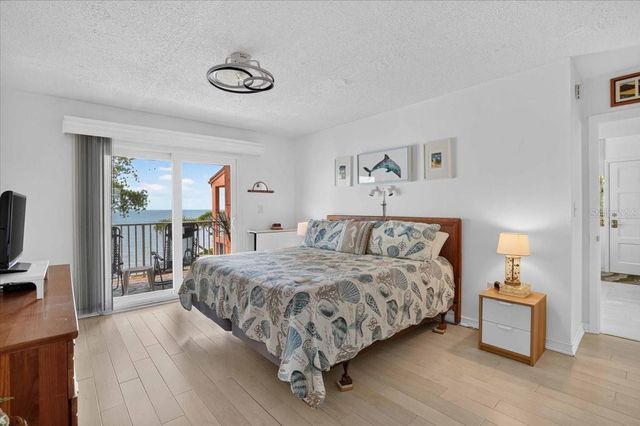7400 SUNSHINE SKYWAY LANE S 126, St Petersburg, FL 33711
