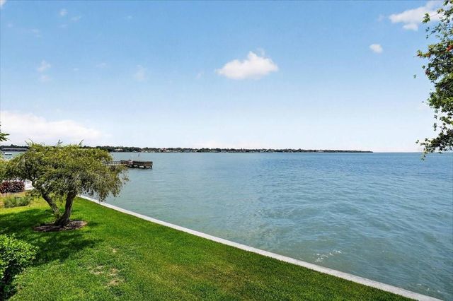 7400 SUNSHINE SKYWAY LANE S 126, St Petersburg, FL 33711