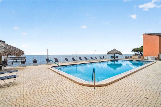 7400 SUNSHINE SKYWAY LANE S 126, St Petersburg, FL 33711