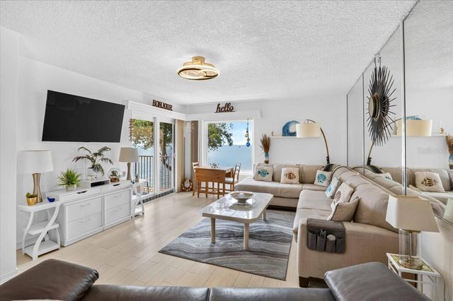 7400 SUNSHINE SKYWAY LANE S 126, St Petersburg, FL 33711