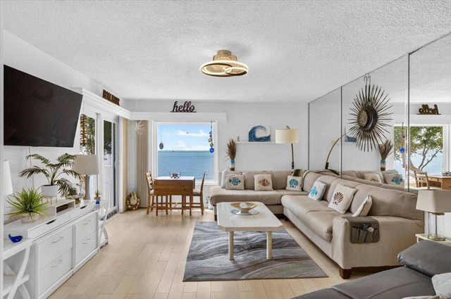 7400 SUNSHINE SKYWAY LANE S 126, St Petersburg, FL 33711