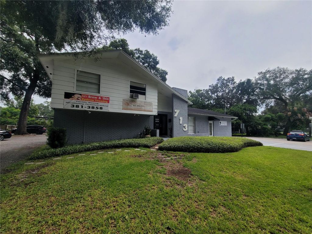 713 LITHIA PINECREST ROAD, Brandon, FL 33511