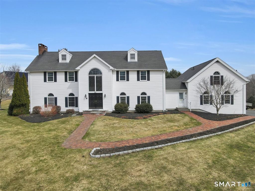 21 Hidden Pond Drive, Watertown, CT 06795