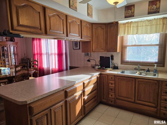 1 WILDWOOD Court, Pekin, IL 61554