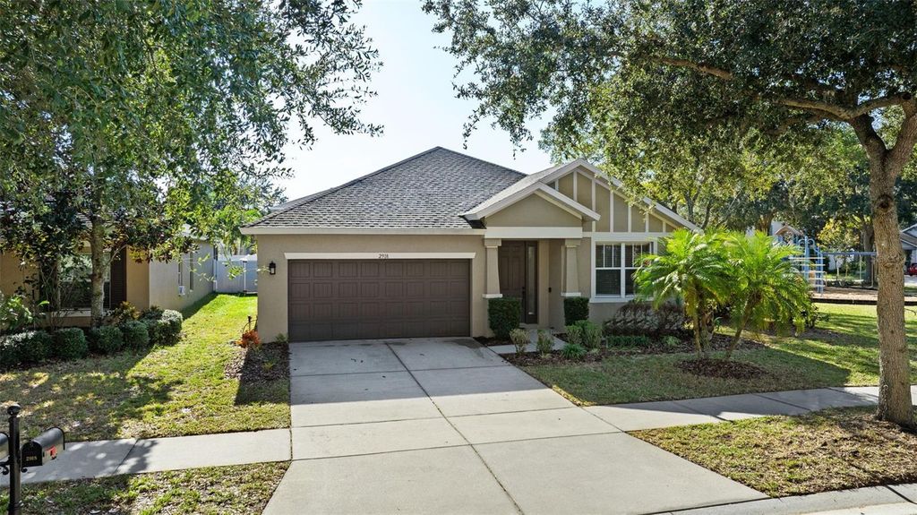 2918 WINGLEWOOD CIRCLE, Lutz, FL 33558