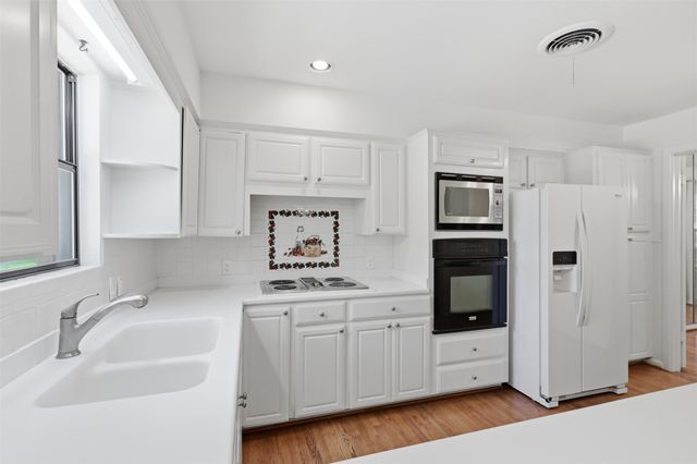 706 Peach Tree Lane, Garland, TX 75041