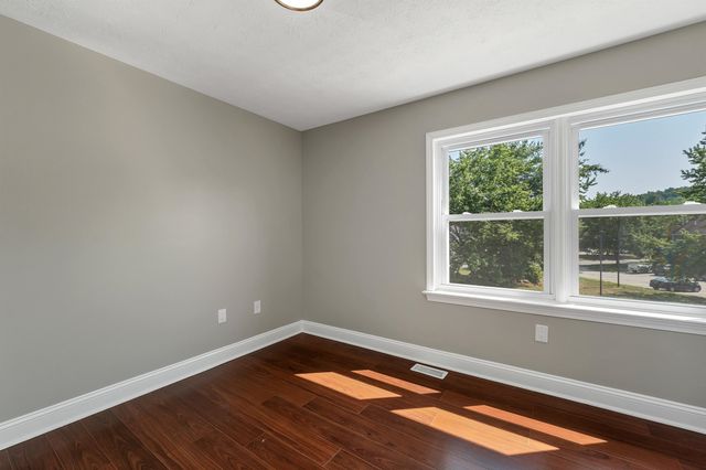 48 Cadogan Way, Nashua, NH 03062