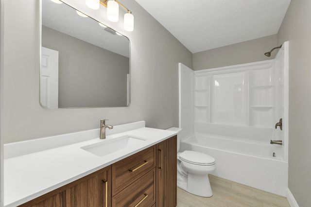 48 Cadogan Way, Nashua, NH 03062