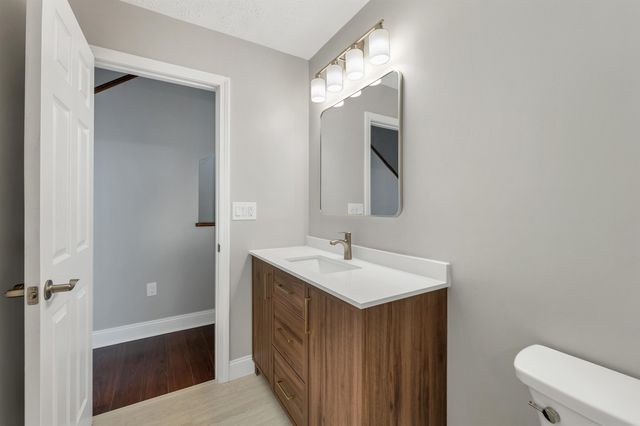 48 Cadogan Way, Nashua, NH 03062